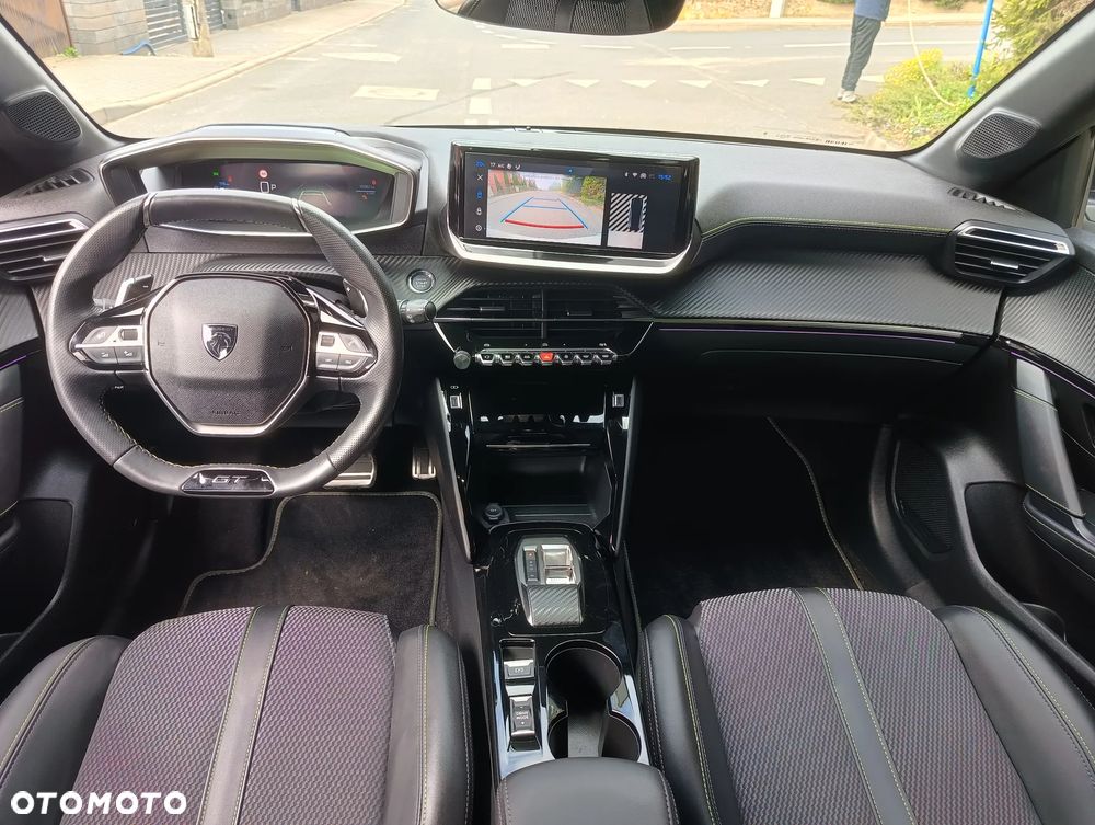 Peugeot 208 PureTech 100 EAT8 GT Pack - 12