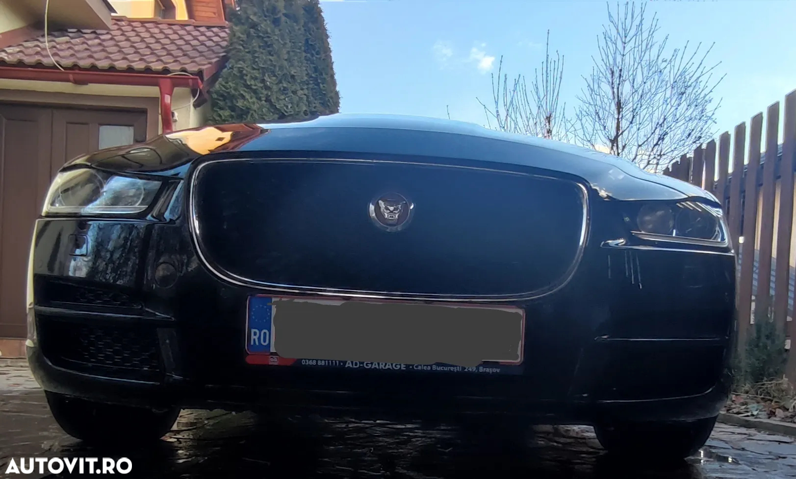 Jaguar XE 2.0 Prestige - 2