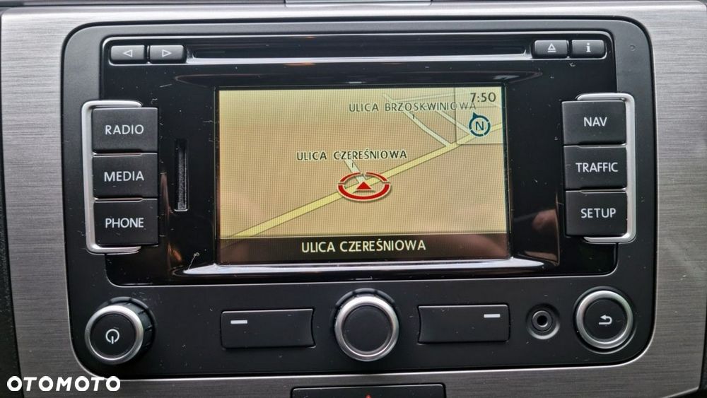 Volkswagen Passat - 16