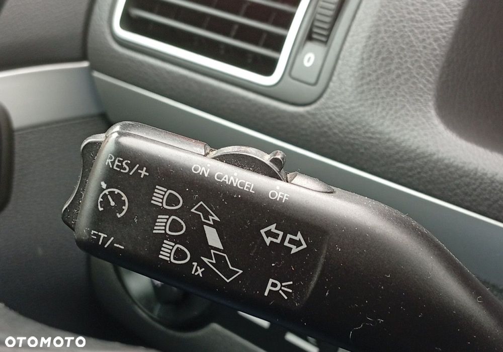 Volkswagen Touran - 26