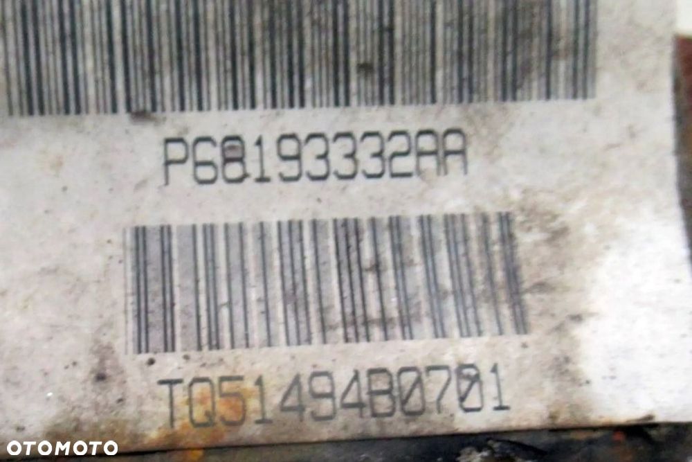 FIAT FREEMONT 2.0 M-JET POŁOŚ PRAWA TYŁ TYLNA P68193332AA - 2