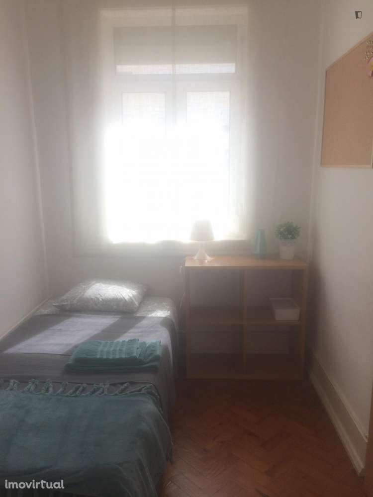 Quarto - localizado em Alameda Lisbon - Grande imagem: 2/55