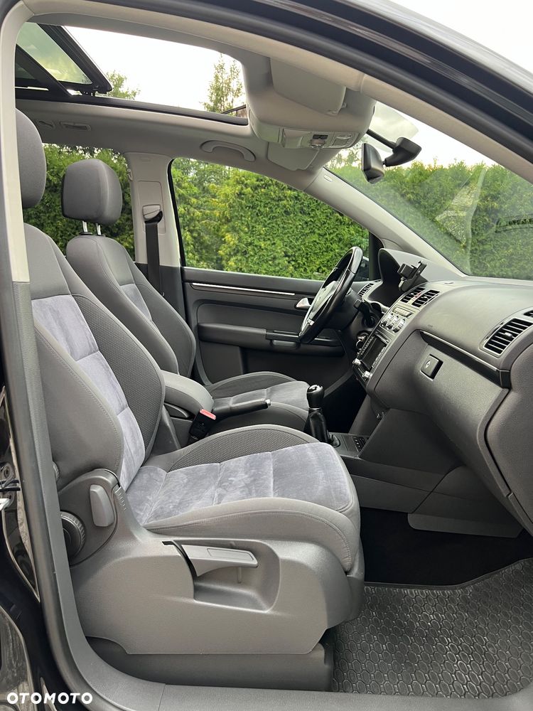 Volkswagen Touran 2.0 TDI DPF Highline - 31