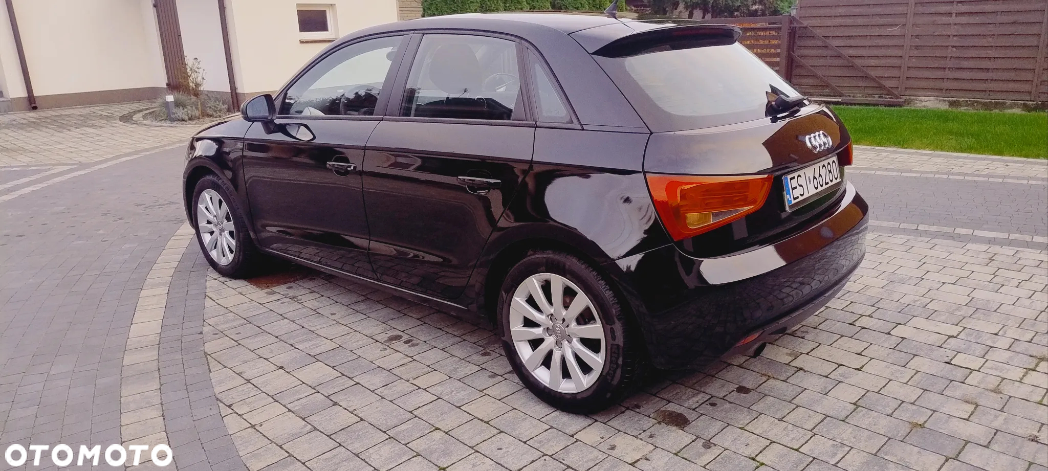 Audi A1 1.2 TFSI Sportback Attraction - 2