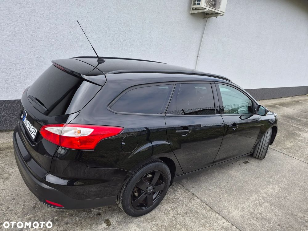 Ford Focus 1.6 TDCi DPF Champions Edition - 6