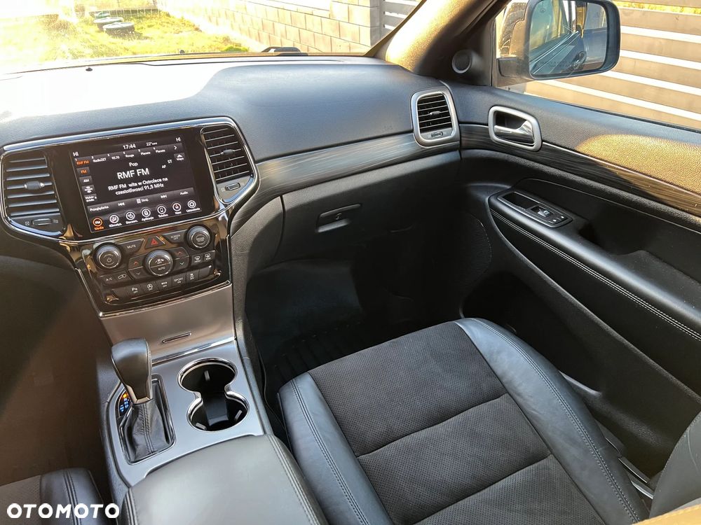 Jeep Grand Cherokee - 19