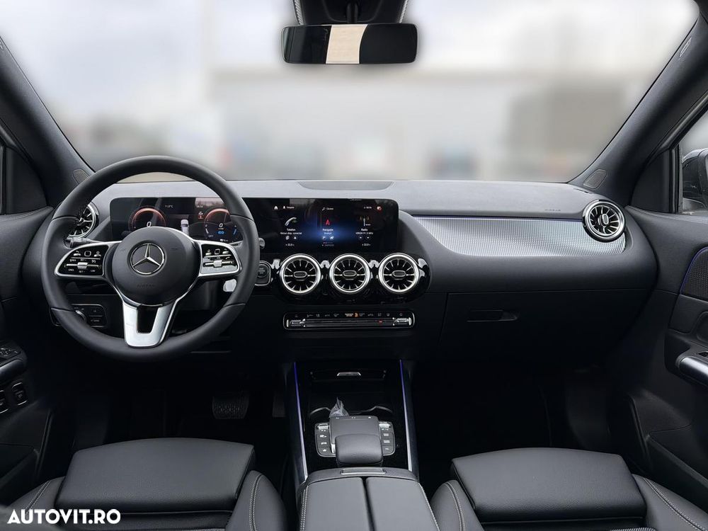 Mercedes-Benz GLA - 11