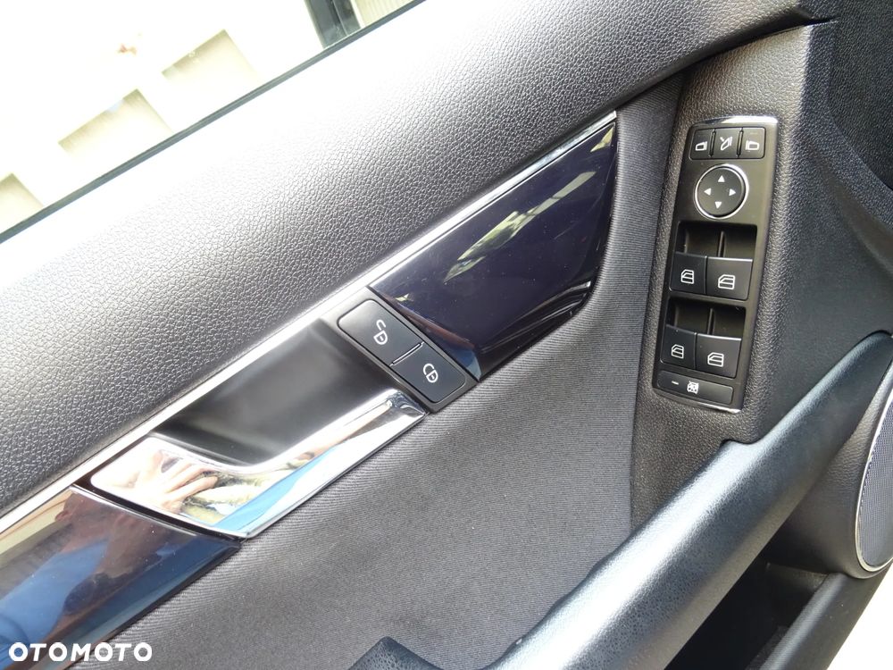 Mercedes-Benz Klasa C 200 CDI DPF Automatik BlueEFFICIENCY - 17