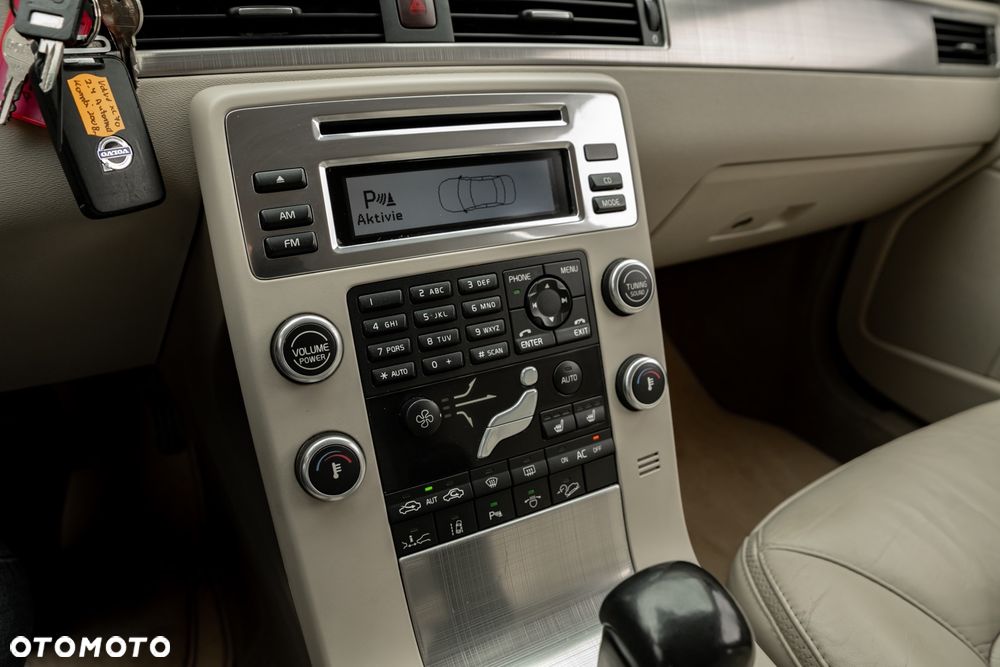 Volvo XC 70 D5 AWD Momentum - 36