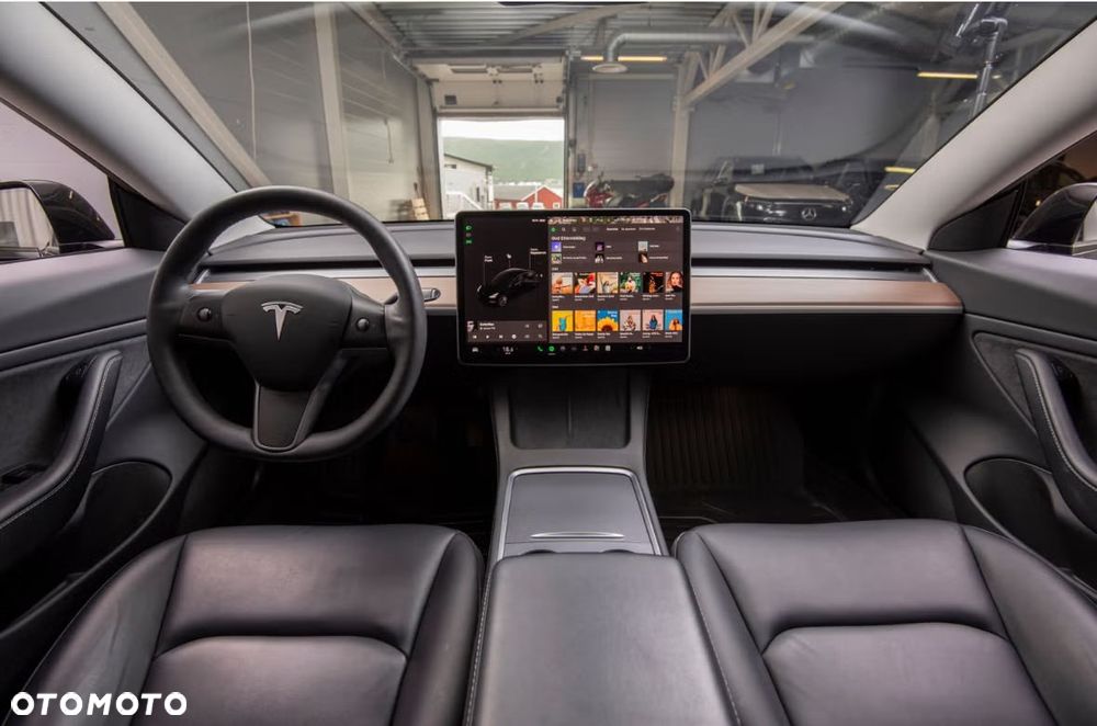 Tesla Model 3 Langstreckenbatterie Allradantrieb Dual Motor - 12