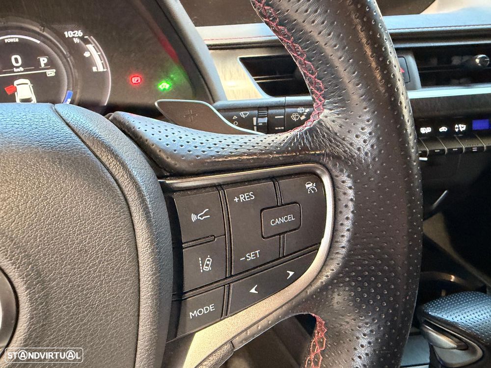 Lexus UX 250h F Sport - 33