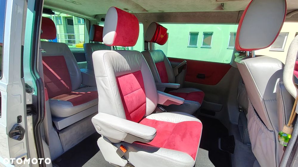 Volkswagen Caravelle - 14