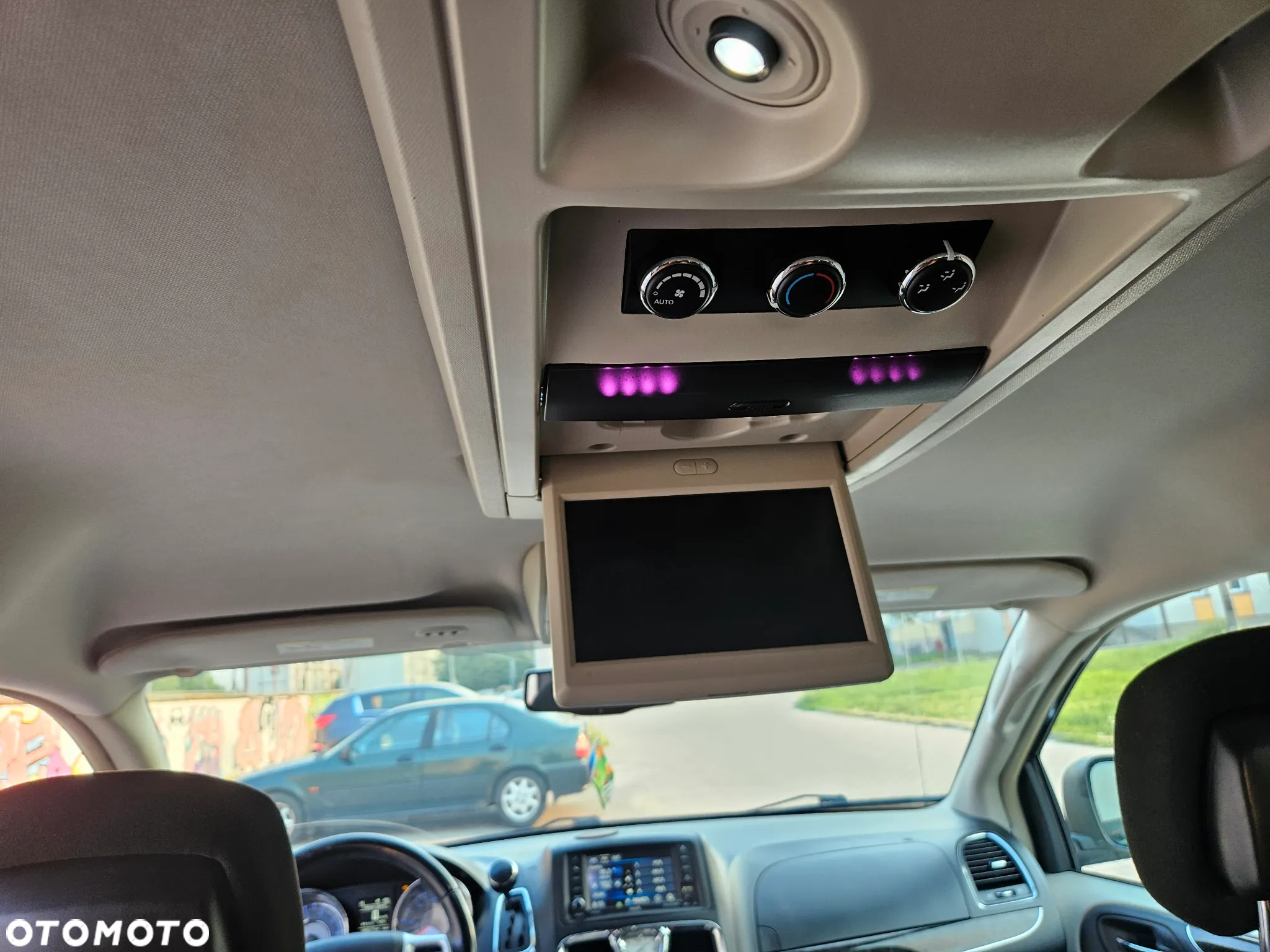 Chrysler Town & Country 3.6 Touring - 12