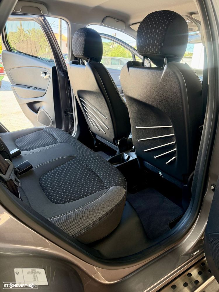 Renault Captur 0.9 TCE Exclusive XMOD - 24
