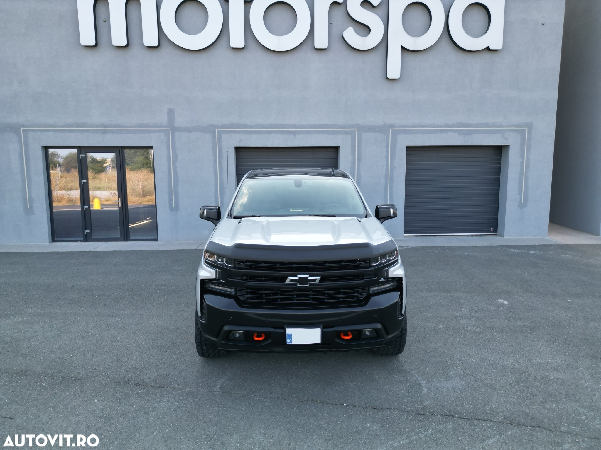 Chevrolet Silverado - 2
