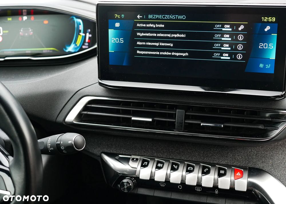 Peugeot 3008 1.6 PureTech HYbrid4 GT S&S EAT8 - 17