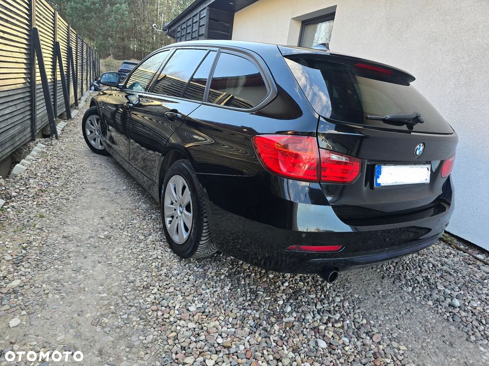 BMW Seria 3 320d DPF Edition Sport - 4