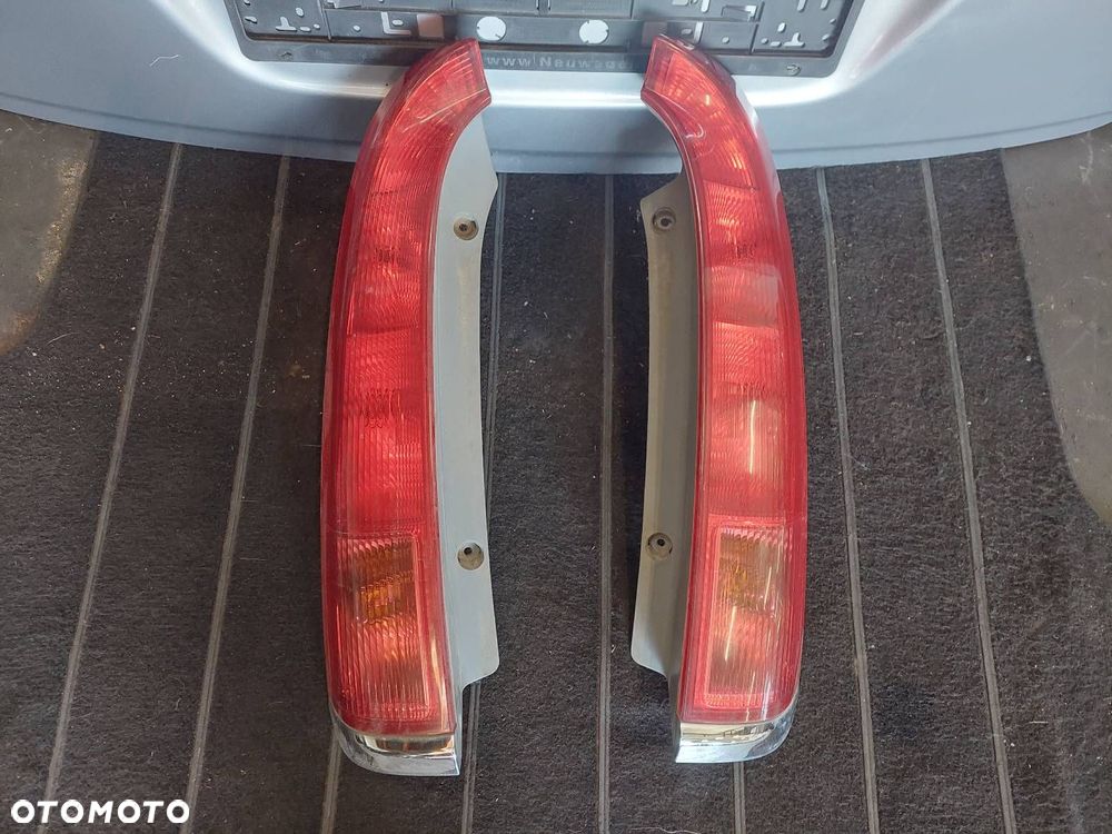KLAPA BAGAŻNIKA + LAMPY HONDA STREAM I - 2