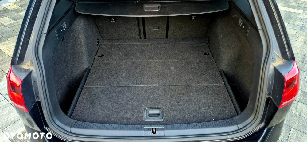 Volkswagen Golf - 27