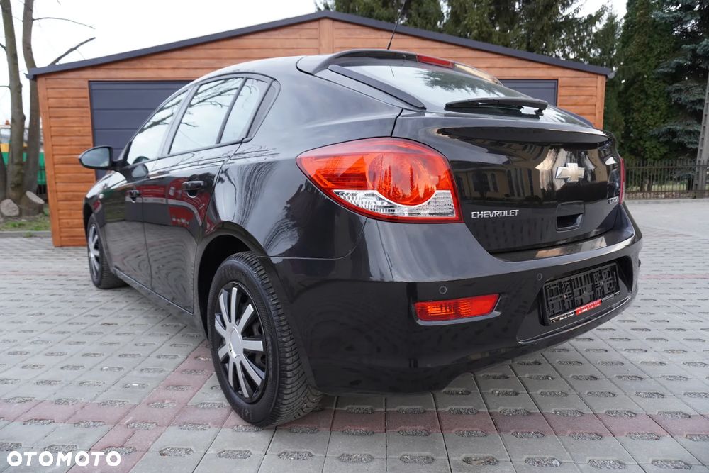 Chevrolet Cruze 1.6 LS+ - 14