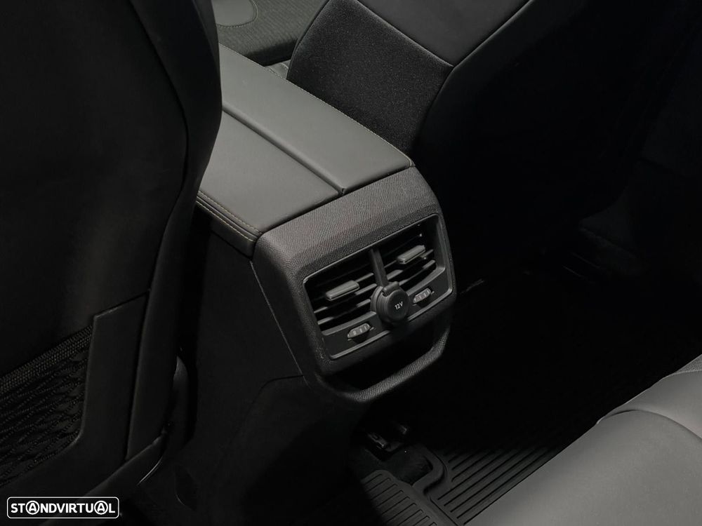 Peugeot 3008 1.6 PureTech GT EAT8 - 22