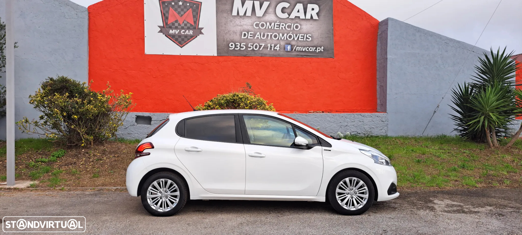 Peugeot 208 1.2 PureTech Signature - 4