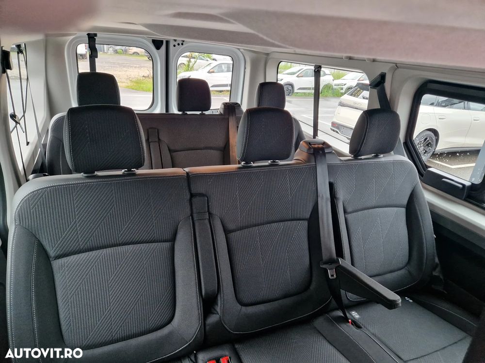 Renault Trafic 2.0 Blue dCi 150 S&S L2 8+1 Zen - 27