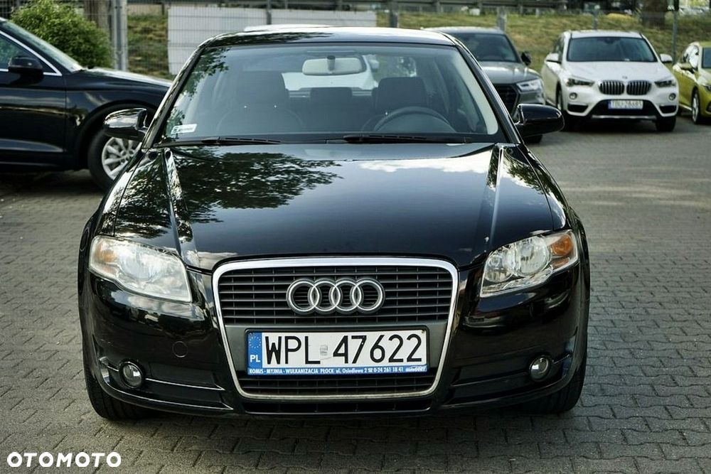 Audi A4 Limousine - 11