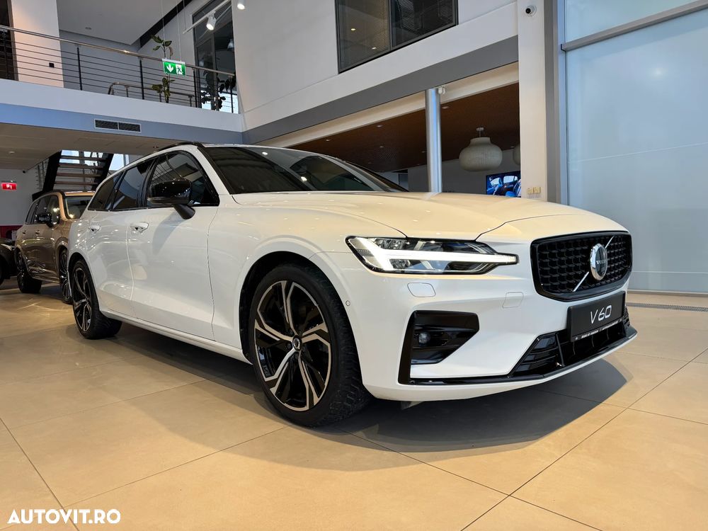 Volvo V60 B4 MHEV AT Plus Dark - 3