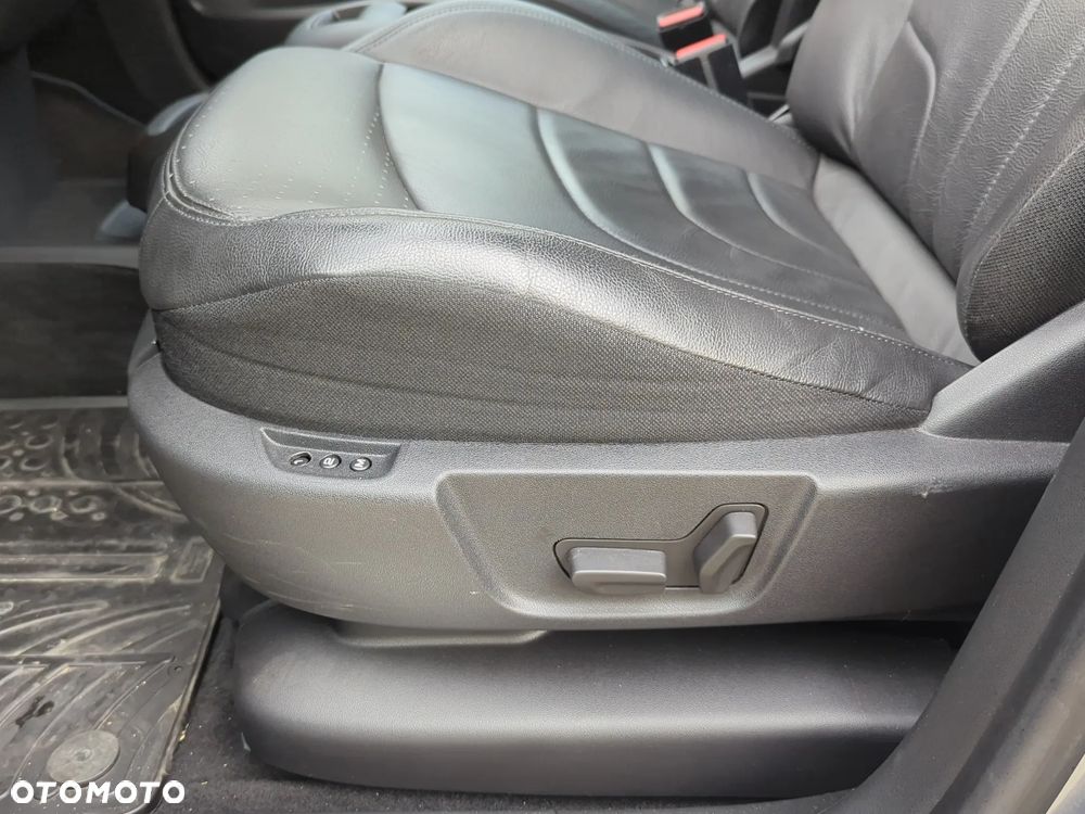 Citroën C4 Picasso 1.2 PureTech Shine S&S EAT6 - 26