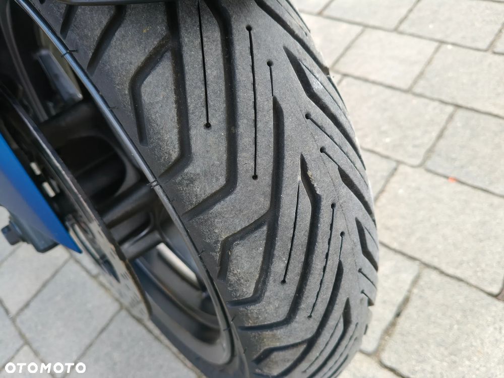 Yamaha X-max - 10