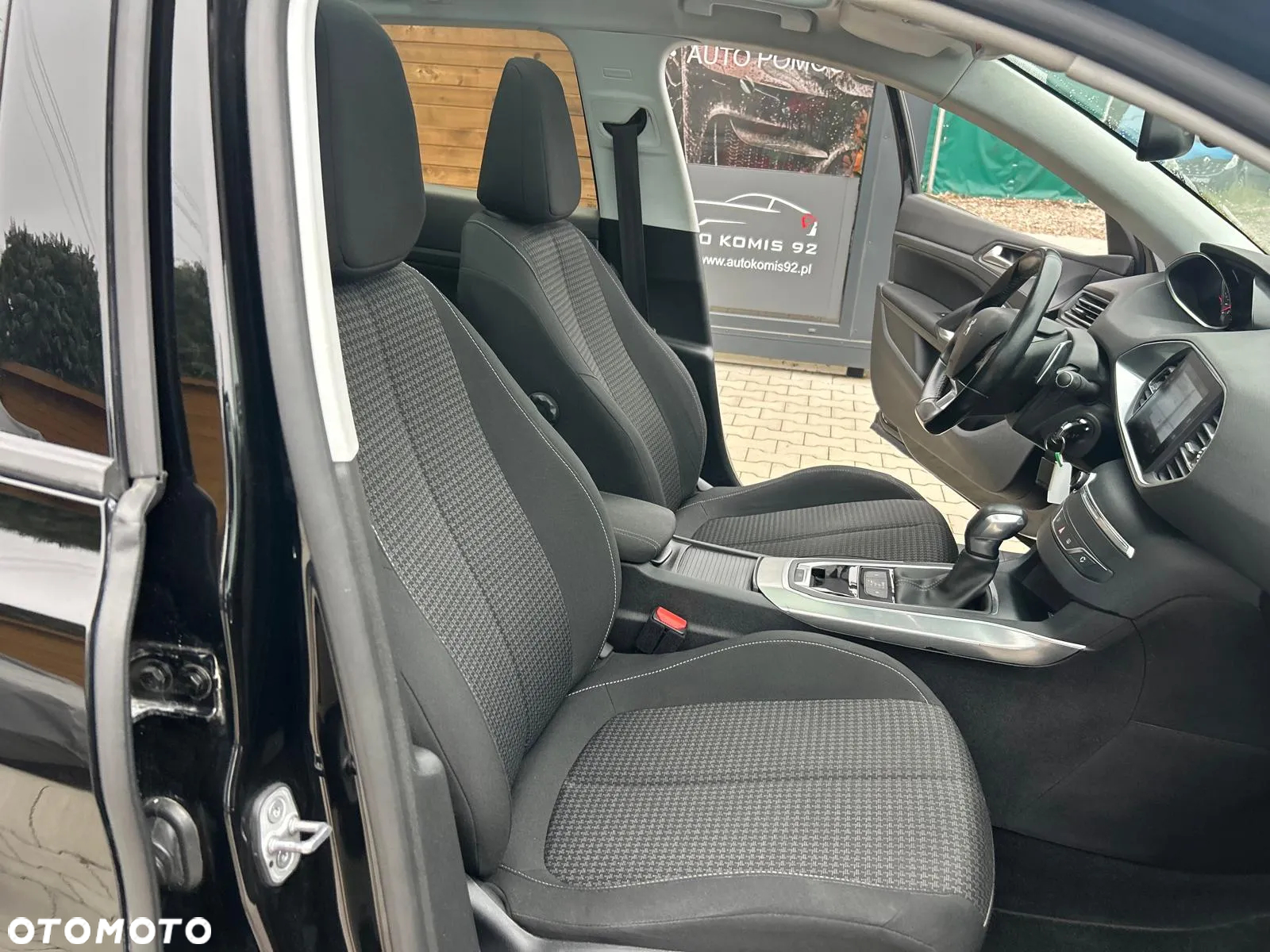 Peugeot 308 1.5 BlueHDi Allure S&S EAT6 - 24