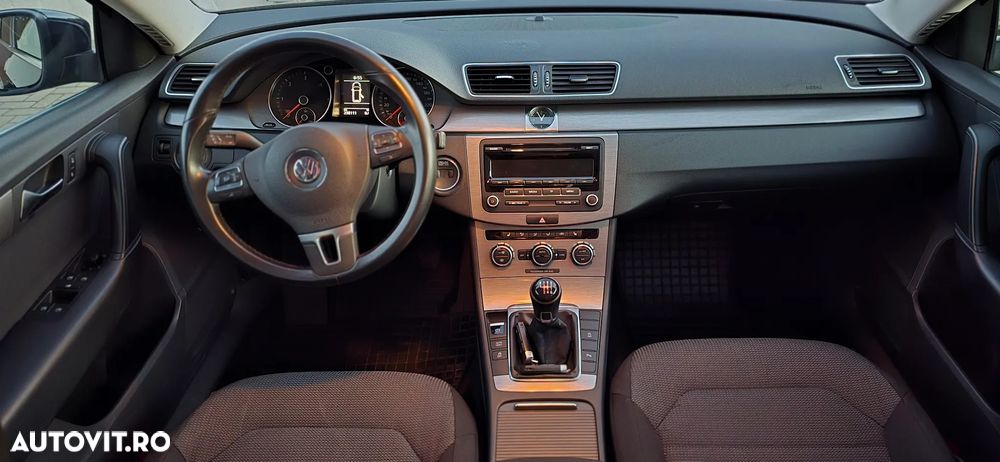 Volkswagen Passat 2.0 TDI BlueMotion Technology Comfortline - 9