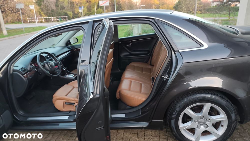 Audi A4 Limousine - 13
