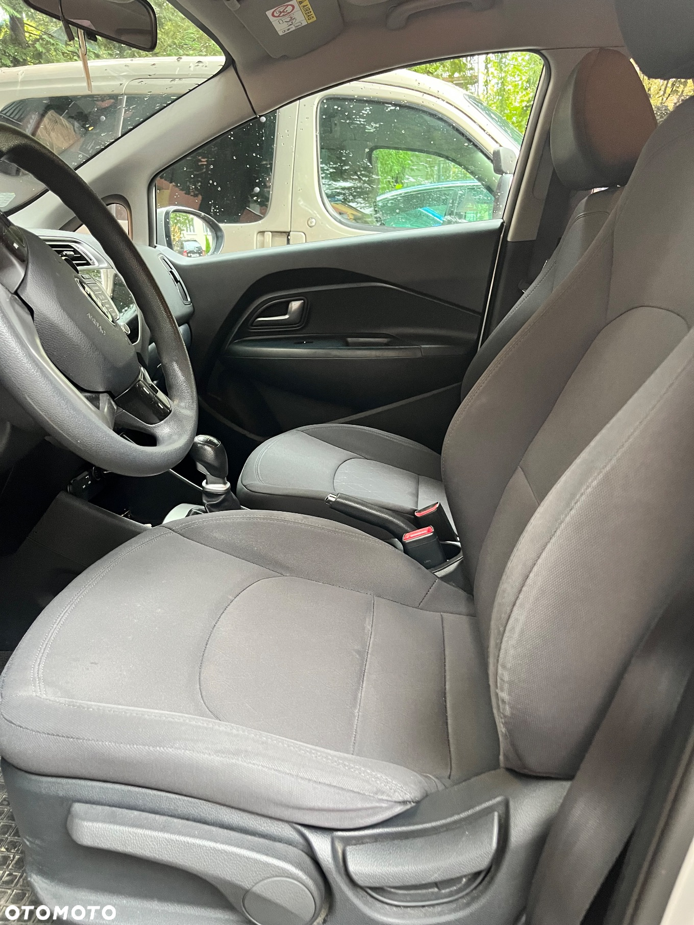 Kia Rio - 8
