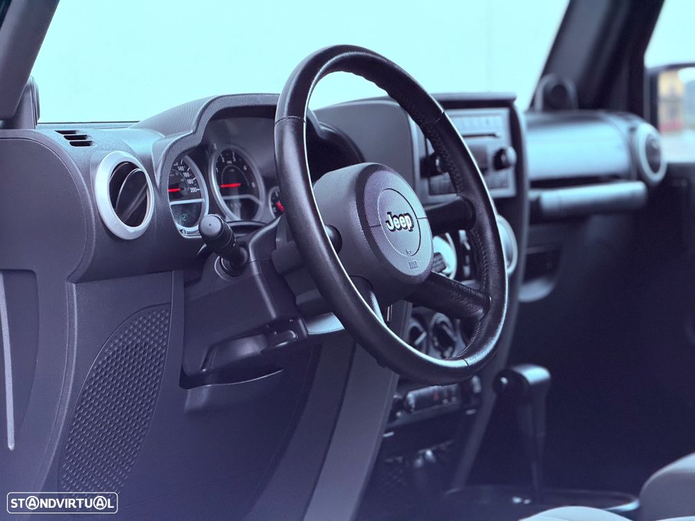 Jeep Wrangler Unlimited 2.8 CRD ATX Sahara Limited - 24