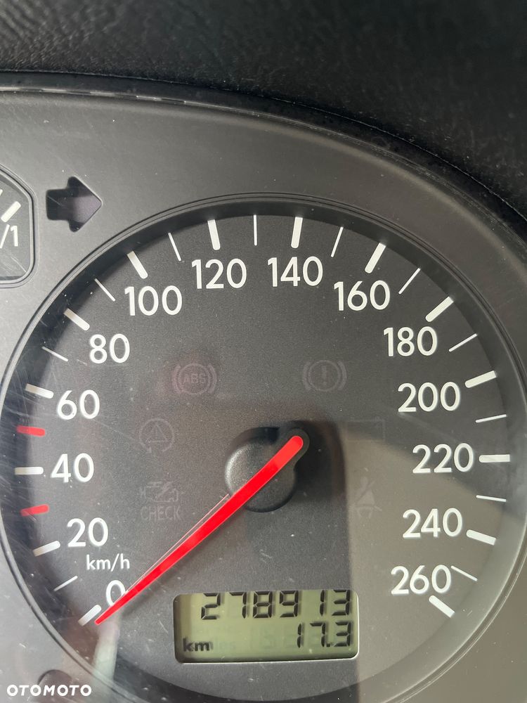 Volkswagen Golf 1.6 Trendline - 19