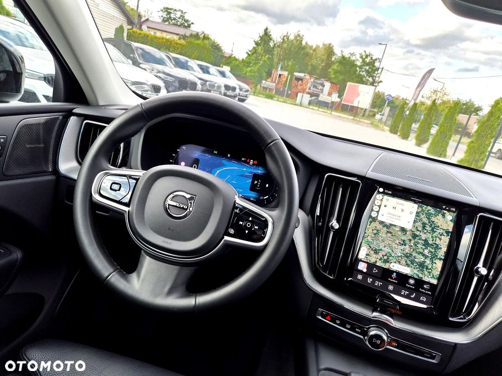 Volvo XC 60 B4 D Plus Dark - 29