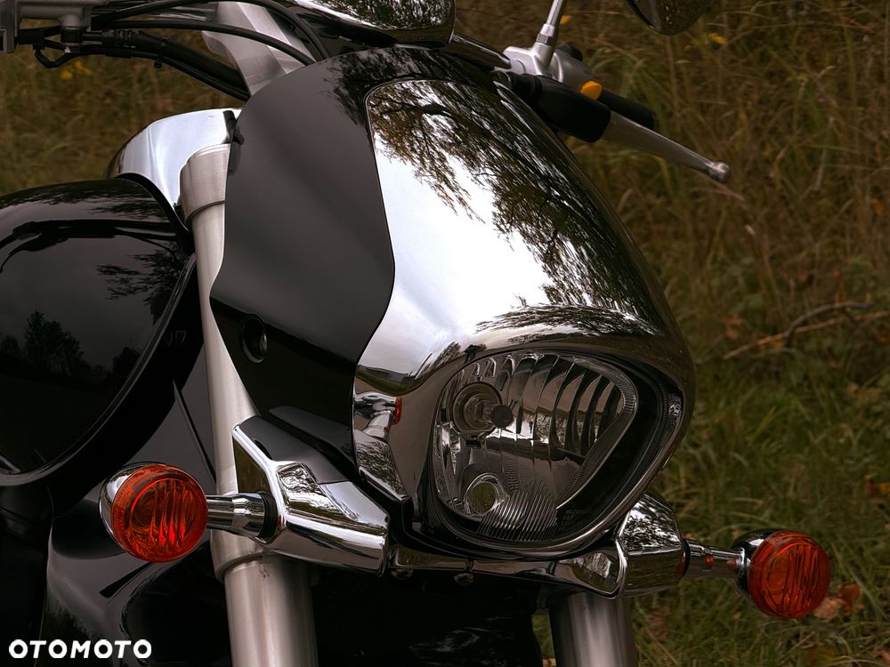 Suzuki Boulevard - 28