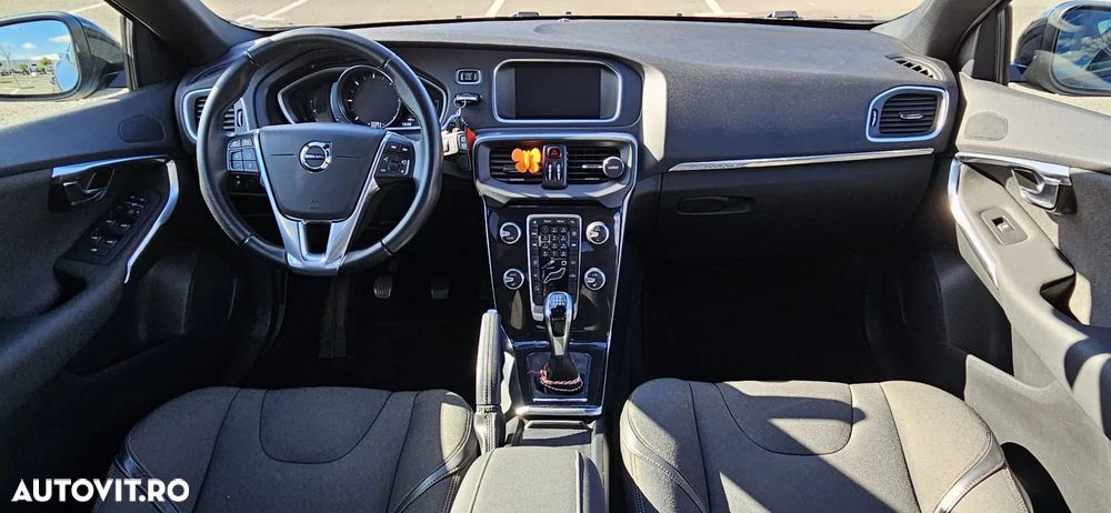 Volvo V40 D2 Momentum - 9