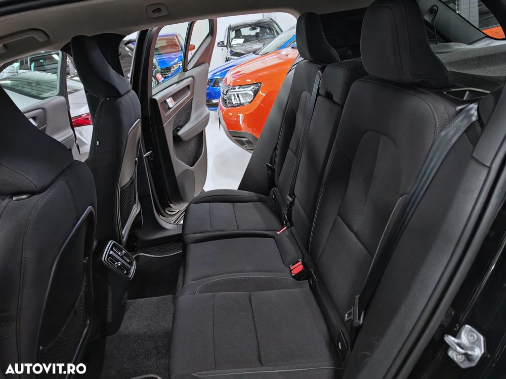 Volvo XC 40 T3 Momentum Pro - 28