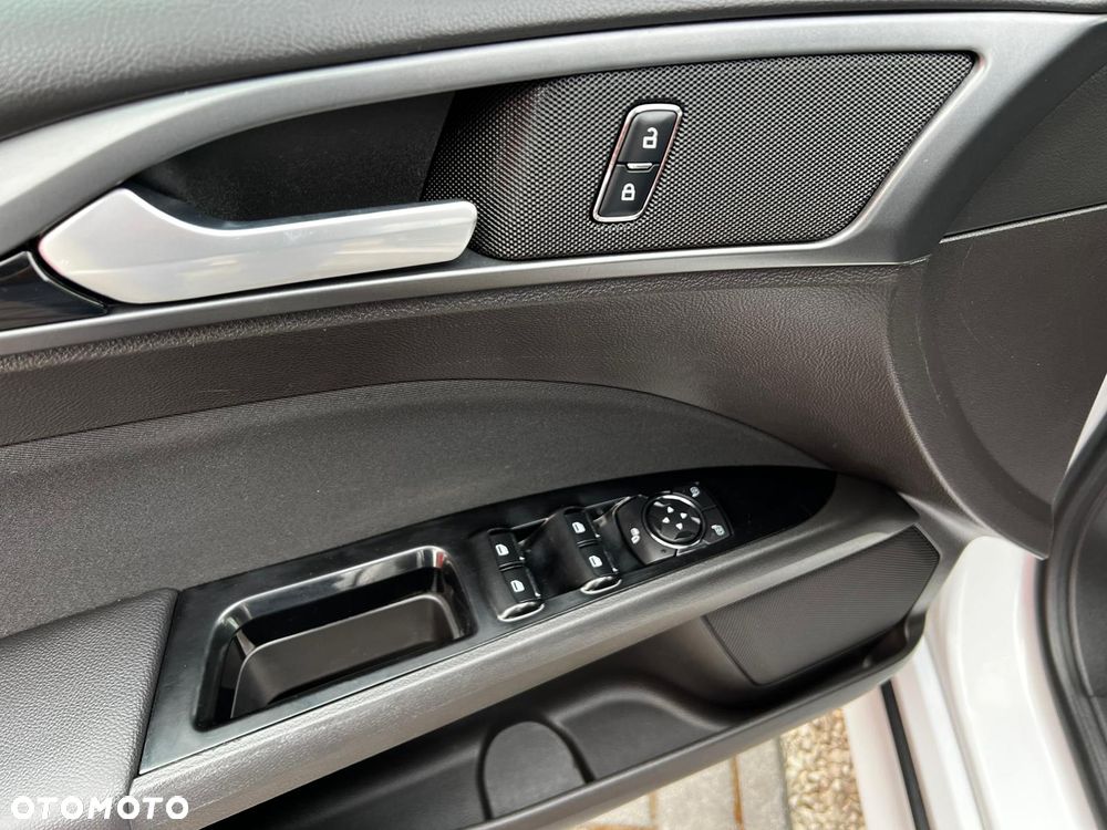 Ford Mondeo 2.0 TDCi STart-Stopp ST-Line - 31