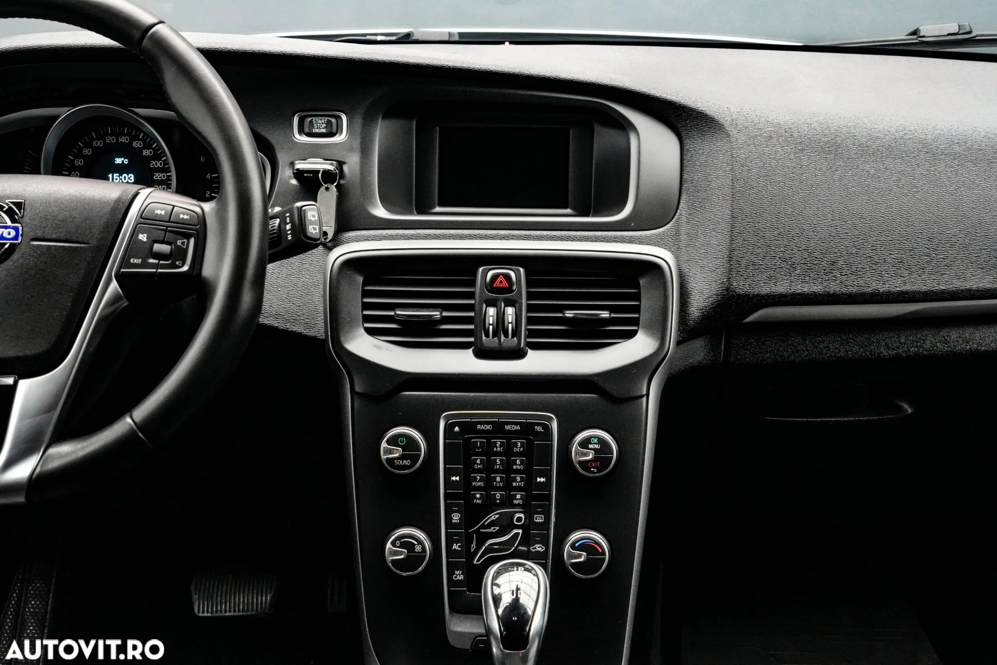 Volvo V40 D3 Aut. Momentum - 16