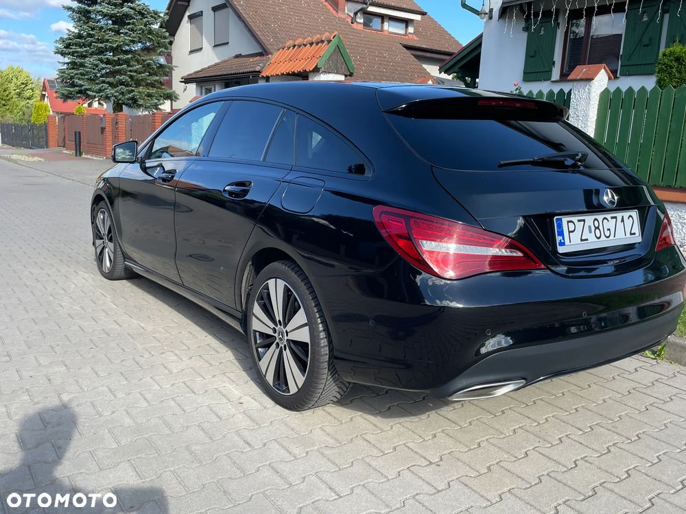 Mercedes-Benz CLA 200 7G-DCT UrbanStyle Edition - 3
