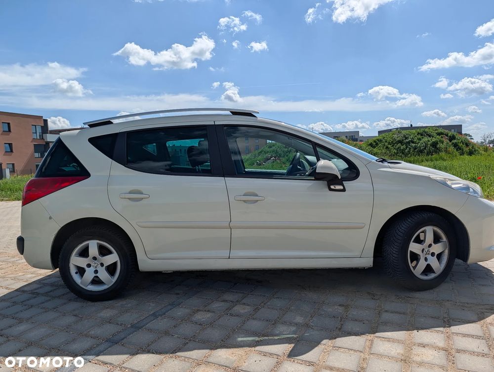 Peugeot 207 95 VTi Family - 17