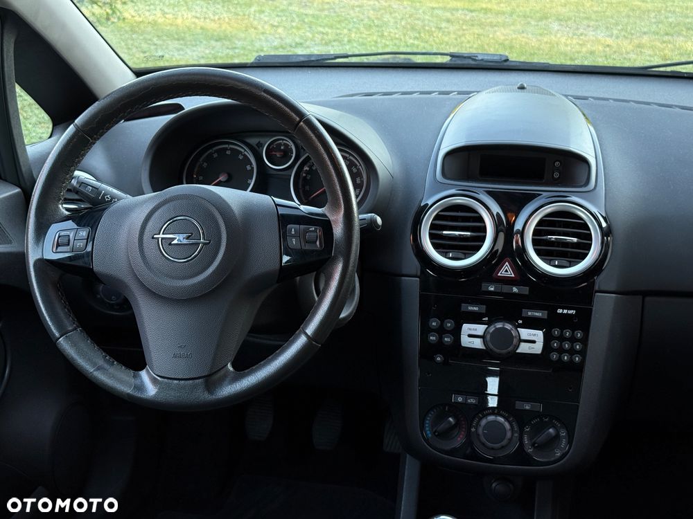 Opel Corsa 1.2 16V Cosmo - 10