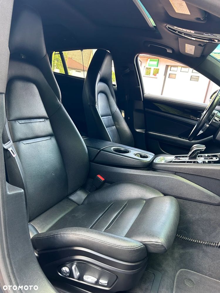 Porsche Panamera 4 - 39