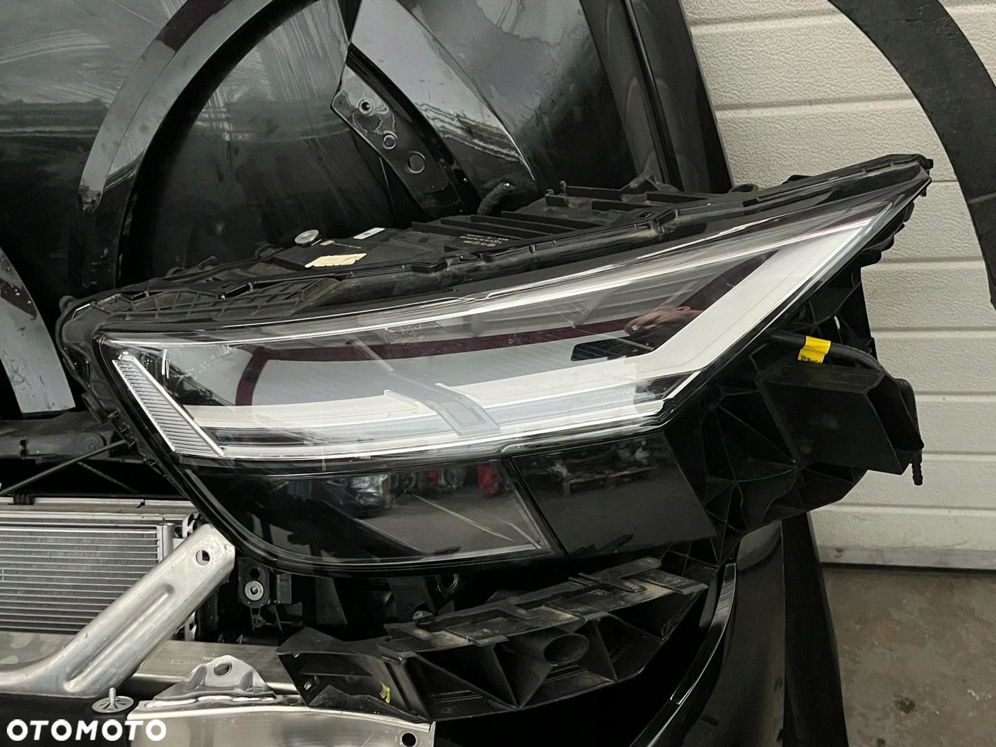 ZDERZAK MASKA LAMPY PAS PRZEDNI AUDI Q8 S-LINE LED - 3