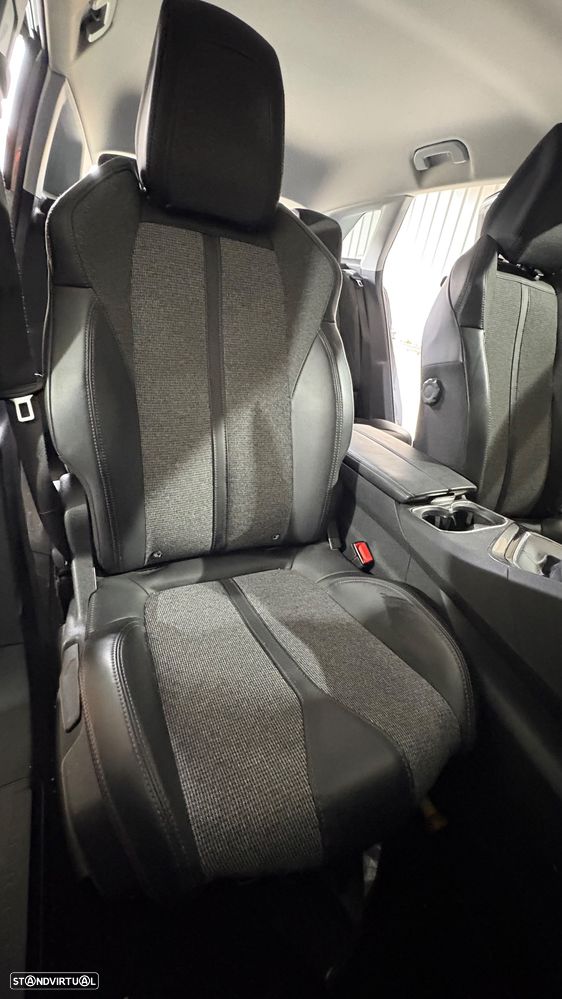 Peugeot 3008 PureTech 130 Stop & Start GPF Allure Pack - 35