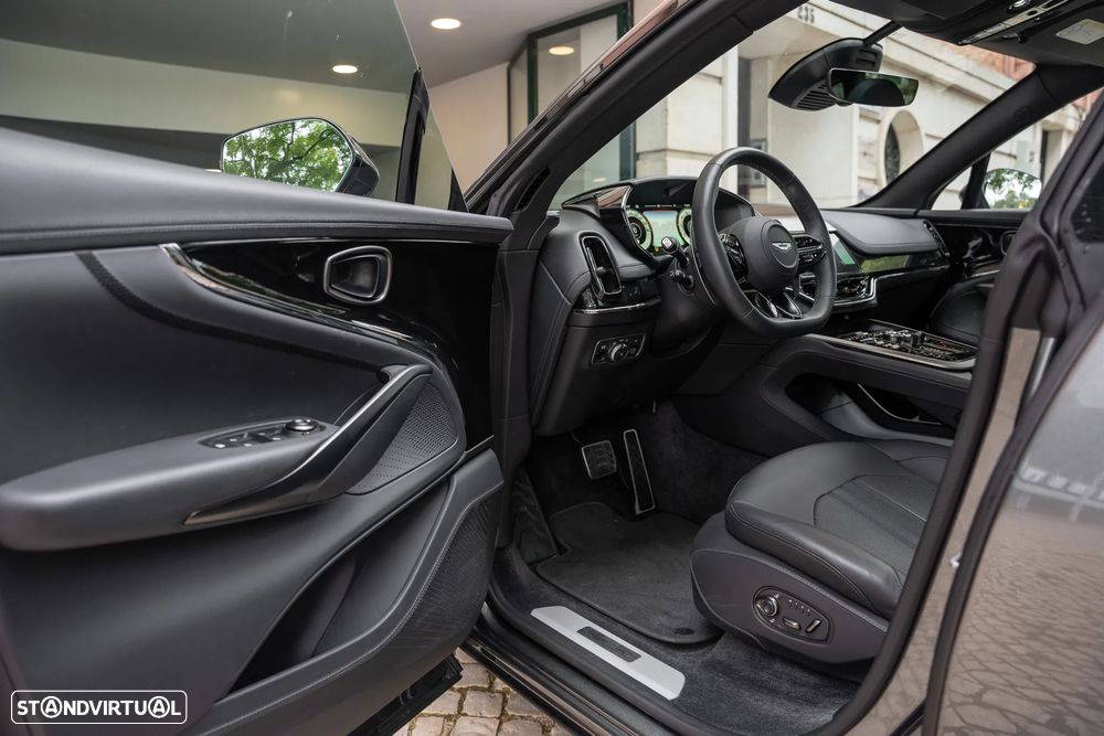 Aston Martin DBX 707 - 7